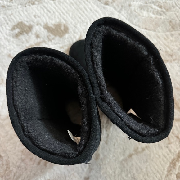 BearPaw Black Boots women’s size 8. Great condition. - Picture 7 of 7